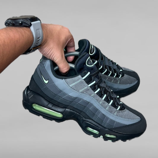 NIKE AIR MAX 95 - VAPOUR GREEN